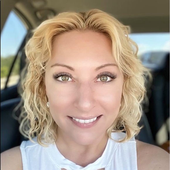 Meet your Posher, Katie - Picture 1 of 1